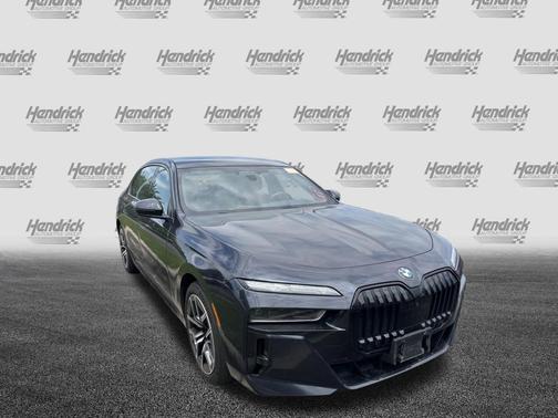 Carbon Black Metallic 2023 BMW 740 i