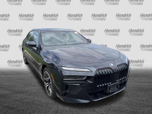 Carbon Black Metallic 2023 BMW 740 i
