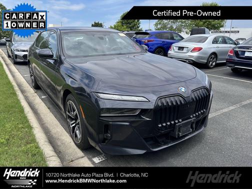 Carbon Black Metallic 2023 BMW 740 i