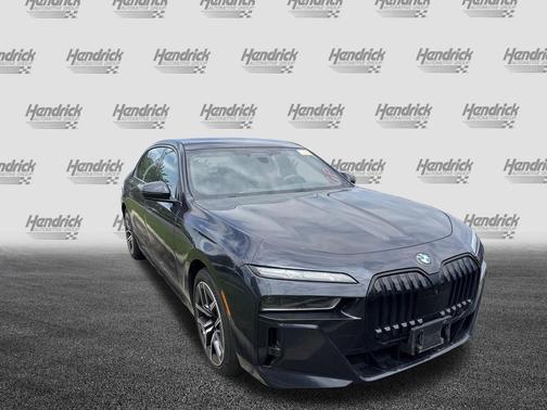 Carbon Black Metallic 2023 BMW 740 i