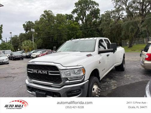 2019 RAM 3500 Tradesman Crew Cab 4x4 8' Box