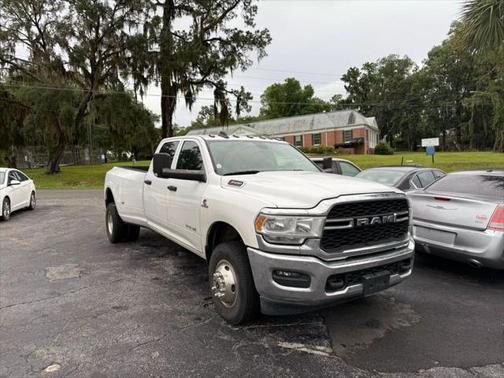 2019 RAM 3500 Tradesman Crew Cab 4x4 8' Box