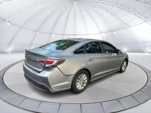 2016 Hyundai SONATA Hybrid SE