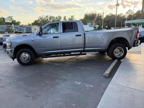 2022 RAM 3500 Tradesman Crew Cab 4x4 8' Box