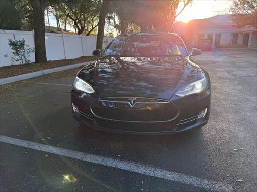 2014 Tesla Model S 85