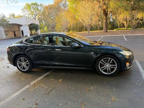 2014 Tesla Model S 85