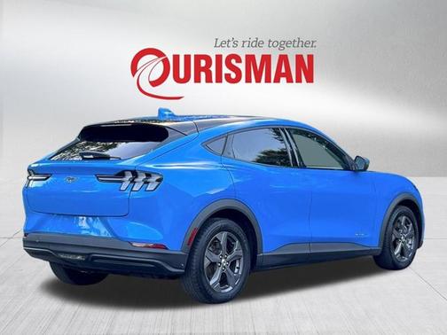2022 Ford Mustang Mach-E SELECT