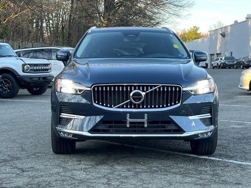 2022 Volvo XC60 B6 INSCRIPTION
