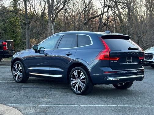 2022 Volvo XC60 B6 INSCRIPTION