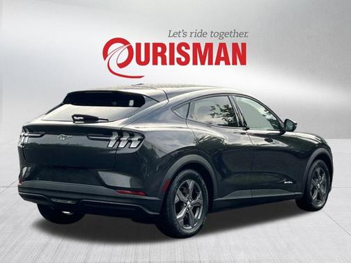 2022 Ford Mustang Mach-E SELECT
