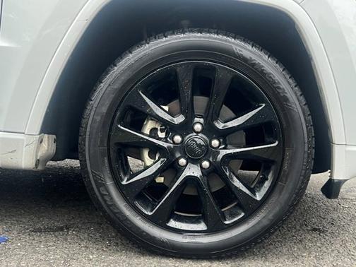 2018 Jeep Grand Cherokee LAREDO