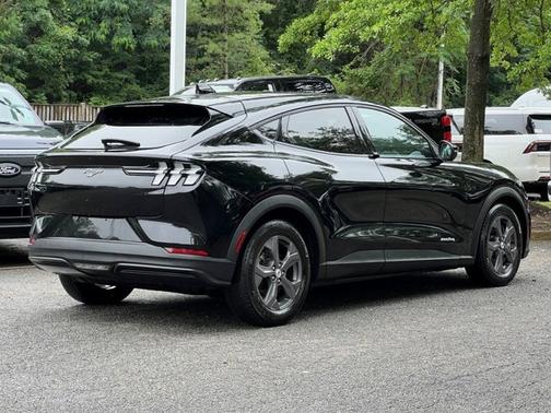 2022 Ford Mustang Mach-E SELECT