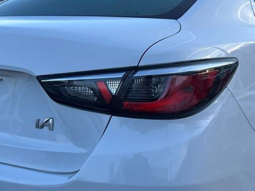 2018 Toyota Yaris iA BASE