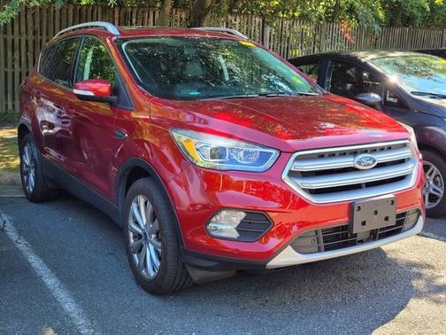 Photo 1 of 3 of 2018 Ford Escape TITANIUM