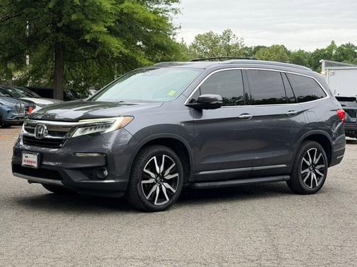 Modern Steel Metallic 2019 Honda Pilot TOURING 7-PASSENGER