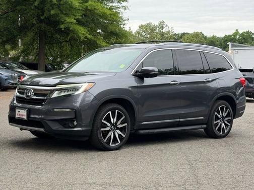 Modern Steel Metallic 2019 Honda Pilot TOURING 7-PASSENGER