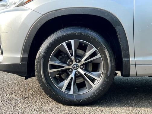 2018 Toyota Highlander LE