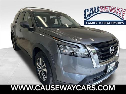 2024 Nissan Pathfinder SL 4WD
