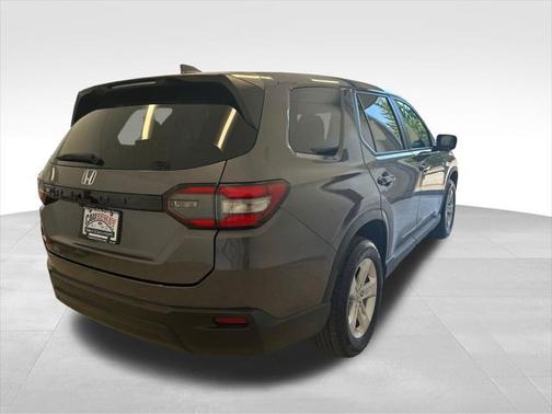 2023 Honda Pilot AWD LX