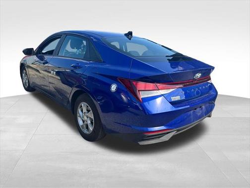 2023 Hyundai ELANTRA SE