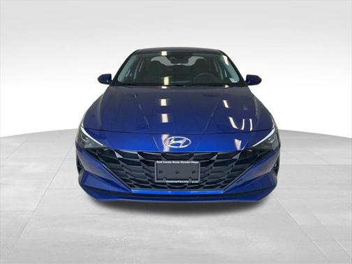 2023 Hyundai ELANTRA SE