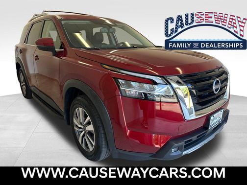 2022 Nissan Pathfinder SL 4WD
