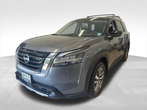 2022 Nissan Pathfinder SL 4WD