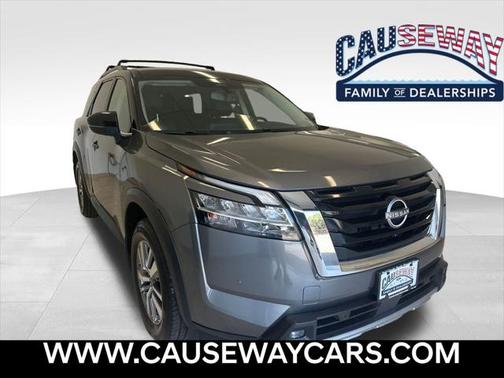 2022 Nissan Pathfinder SL 4WD