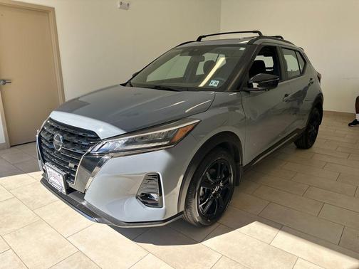 2021 Nissan Kicks SR