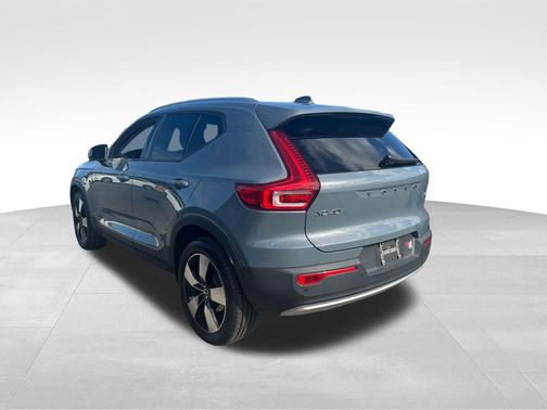 2020 Volvo XC40 T5 Momentum
