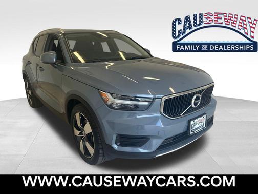 2020 Volvo XC40 T5 Momentum