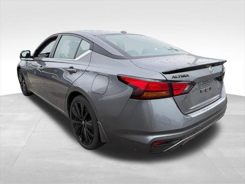 2022 Nissan Altima SR FWD