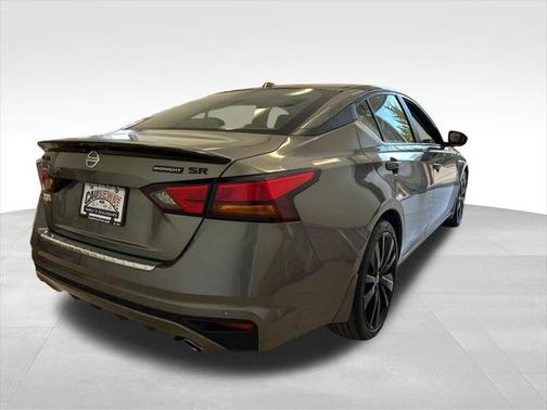 2022 Nissan Altima SR FWD