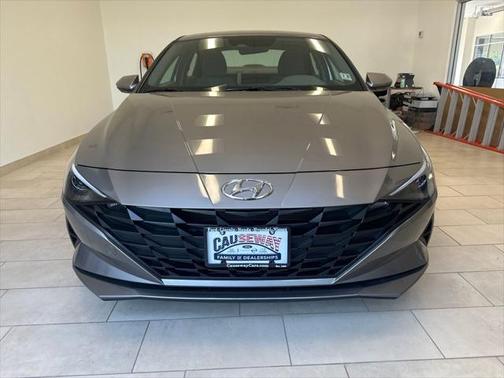 2023 Hyundai ELANTRA SE