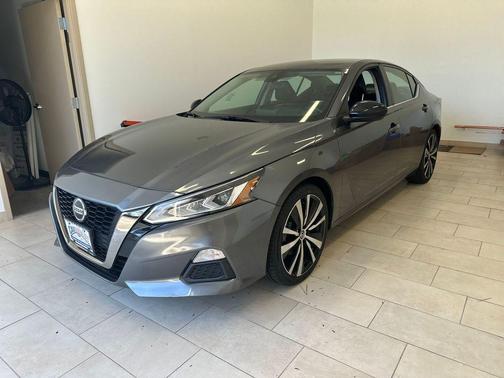 2021 Nissan Altima SR FWD