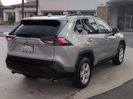 2021 Toyota RAV4 Hybrid LE