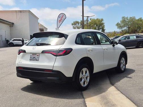 Platinum 2024 Honda HR-V LX