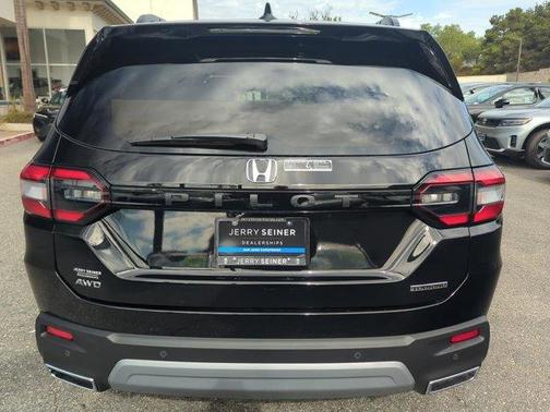 2025 Honda Pilot Touring