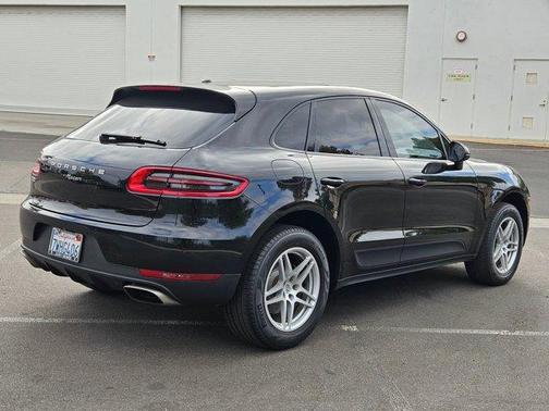 2017 Porsche Macan Base