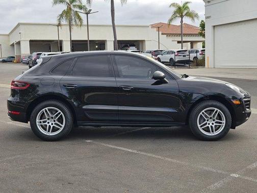 2017 Porsche Macan Base