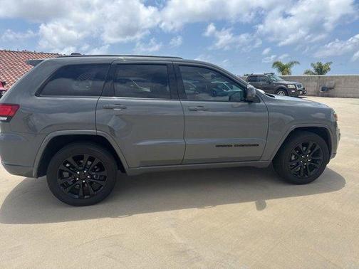 Sting Gray Clearcoat 2020 Jeep Grand Cherokee Altitude
