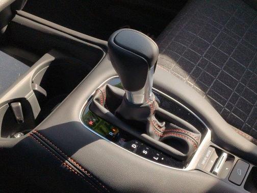 Platinum White Pearl 2026 Honda HR-V Sport