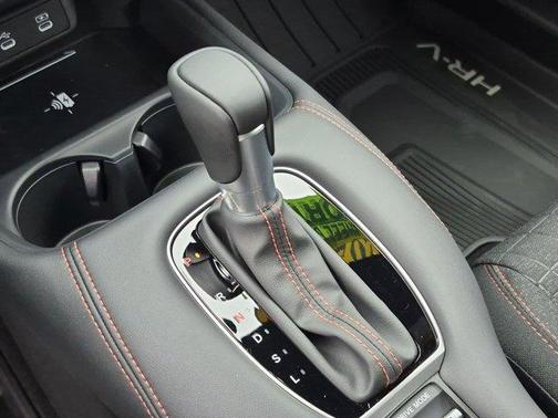 Pearl 2027 Honda HR-V Sport