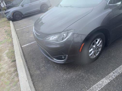 2020 Chrysler Pacifica Touring