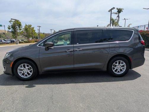 2020 Chrysler Pacifica Touring