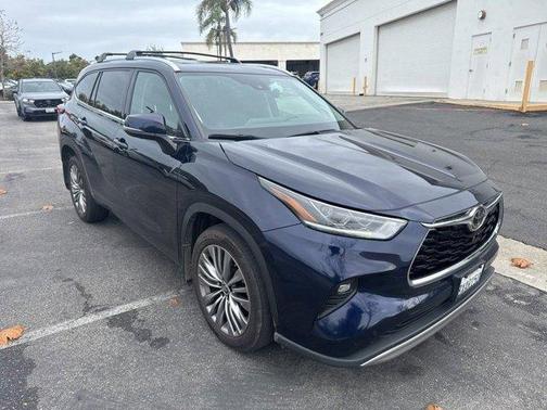2021 Toyota Highlander Platinum