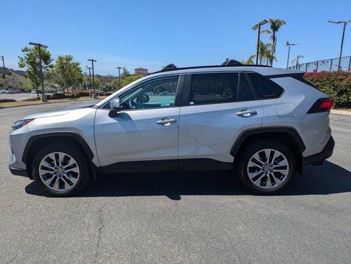 2022 Toyota RAV4 XLE Premium