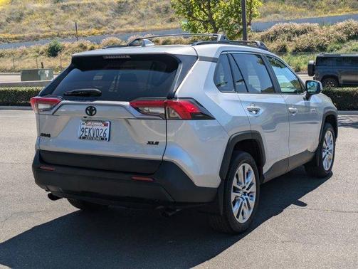 2022 Toyota RAV4 XLE Premium