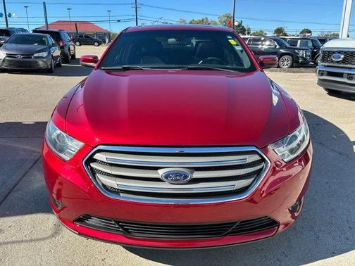 2018 Ford Taurus SEL