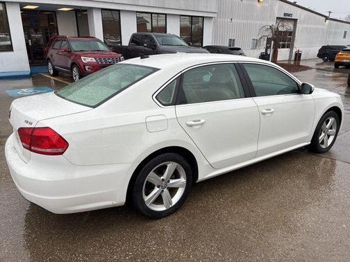 2014 Volkswagen Passat 1.8T SE